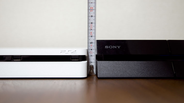 薄型PS4 - 旧型との高さ比較
