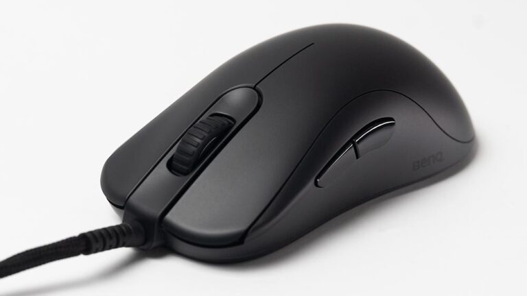 BenQ ZOWIE ZA13-C レビュー。抜群の安定感と高いエイム精度を両立するシェイプ | GameGeek
