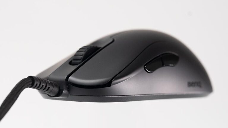 BenQ ZOWIE ZA13-C レビュー。抜群の安定感と高いエイム精度を両立するシェイプ | GameGeek