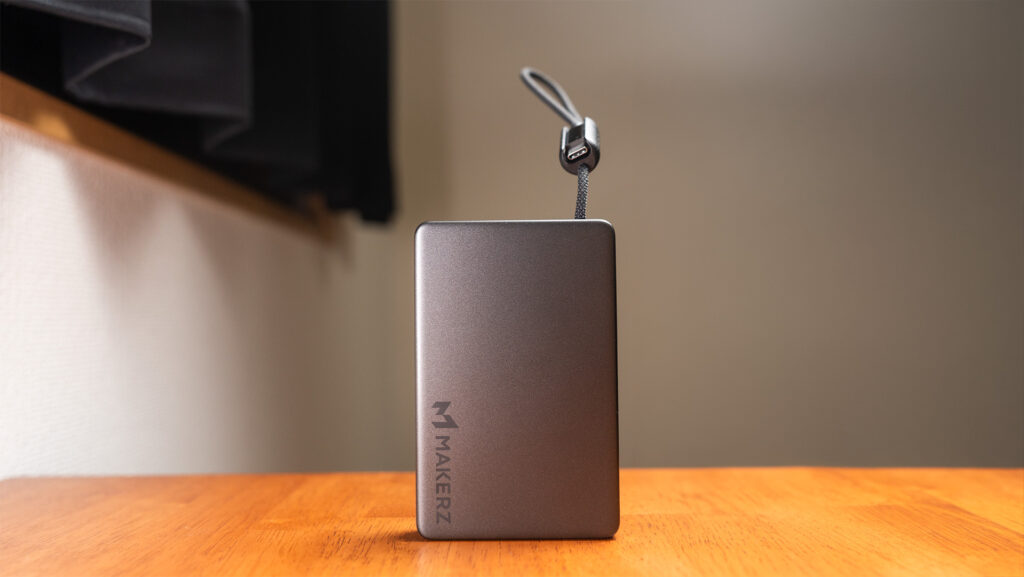 Makerz SOLIDZ Power Bank Model FT レビュー