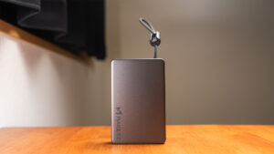 Makerz SOLIDZ Power Bank Model FT レビュー
